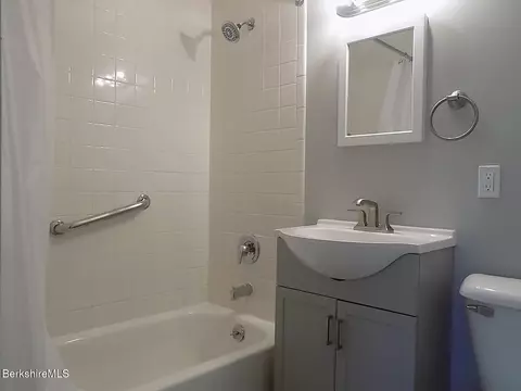 Bath - 4 Rolling Hl # -9, Lenox, MA 01240 photo 1 of 3