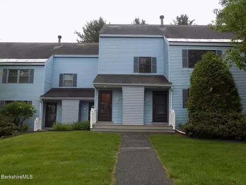 4 Rolling Hl # -9, Lenox, MA 01240
