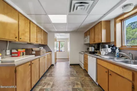 Kitchen - 4 Rolling Hl # -9, Lenox, MA 01240 photo 3 of 3