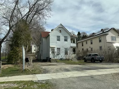 308-310 West St, Pittsfield, MA 01201