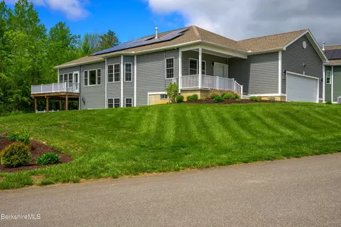 19 Aspen Way, Pittsfield, MA 01201