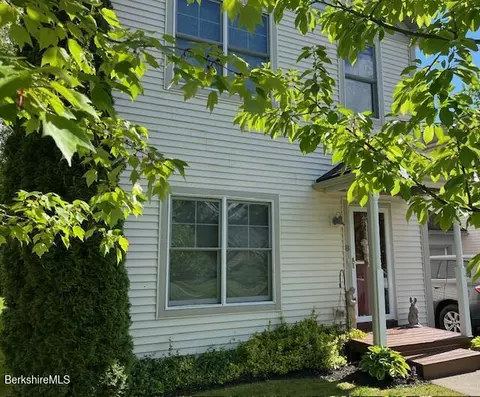 8 Stanley Dr #A-4, Great Barrington, MA 01230