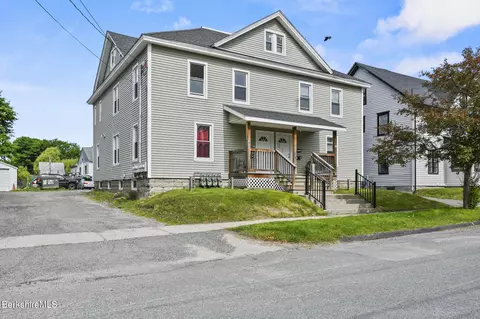 33-35 Plunkett St, Pittsfield, MA 01201