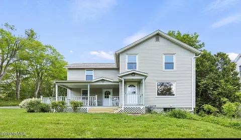 127 Housatonic St, Lenox, MA 01240