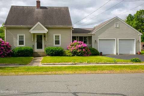 38 Ferrante Ave, Greenfield, MA 01301