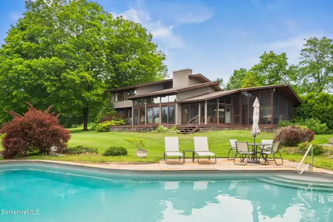 21 Kalliste Hl, Great Barrington, MA 01230