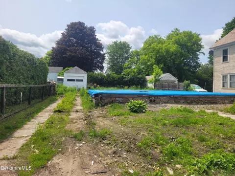 41 E Jordan St, Adams, MA 01220