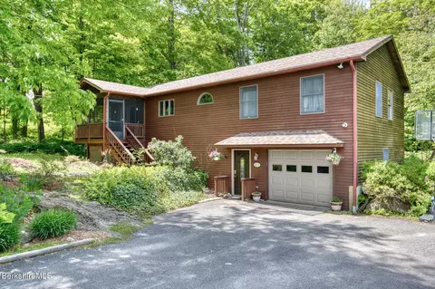 477 Greylock St, Lee, MA 01238