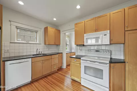 11 Laflin Ter, Pittsfield, MA 01201 photo 18