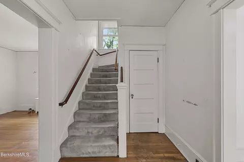 11 Laflin Ter, Pittsfield, MA 01201 photo 24