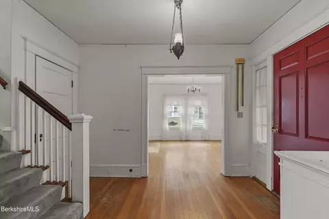 11 Laflin Ter, Pittsfield, MA 01201 photo 5