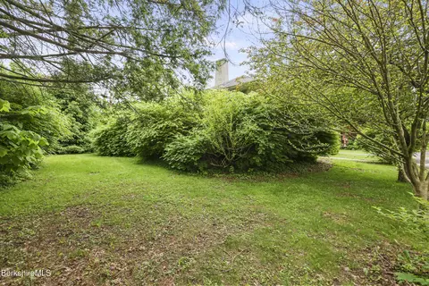 11 Laflin Ter, Pittsfield, MA 01201 photo 39
