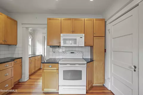 11 Laflin Ter, Pittsfield, MA 01201 photo 19