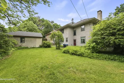 11 Laflin Ter, Pittsfield, MA 01201 photo 2