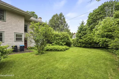 11 Laflin Ter, Pittsfield, MA 01201 photo 3