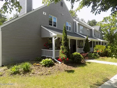 880 East St #1A, Lee, MA 01238