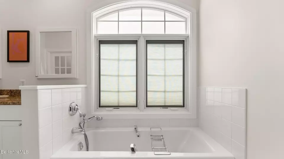 Bath - 4 Stoneledge Rd, Lenox, MA 01240 photo 1 of 5