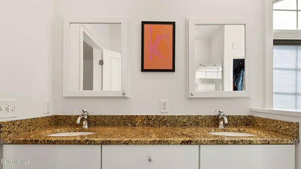 Bath - 4 Stoneledge Rd, Lenox, MA 01240 photo 2 of 5