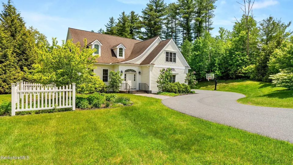 Exterior - 4 Stoneledge Rd, Lenox, MA 01240 photo 2 of 10