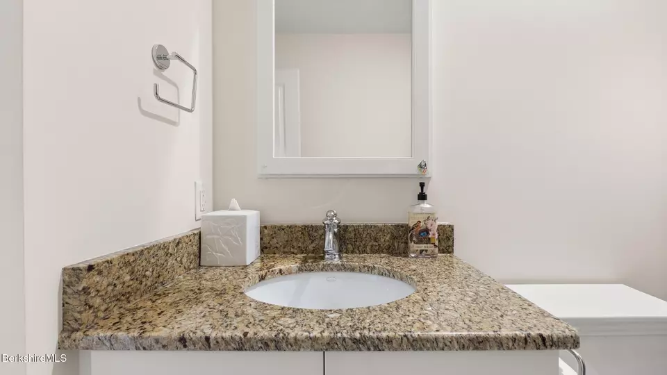 Bath - 4 Stoneledge Rd, Lenox, MA 01240 photo 5 of 5