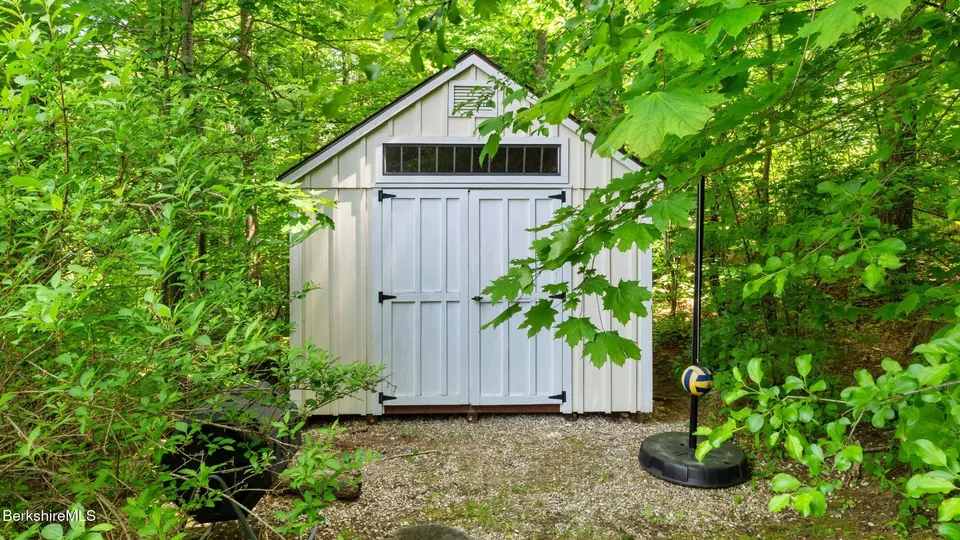 Exterior - 4 Stoneledge Rd, Lenox, MA 01240 photo 5 of 10