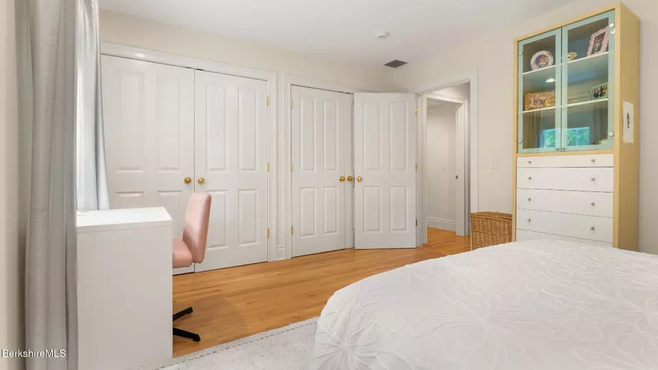Bedroom - 4 Stoneledge Rd, Lenox, MA 01240 photo 4 of 5