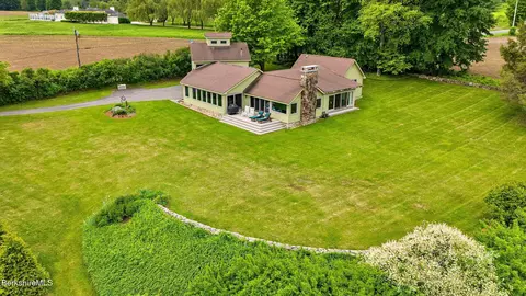 24 Baldwin Hill Ew Rd, Egremont, MA 01230