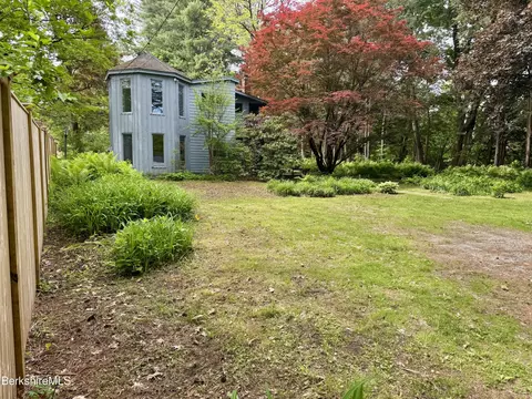 7 Church St, Stockbridge, MA 01262