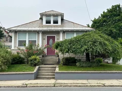 21 River St, North Adams, MA 01247