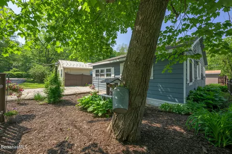 13 Pine Rd, Richmond, MA 01254 photo 3