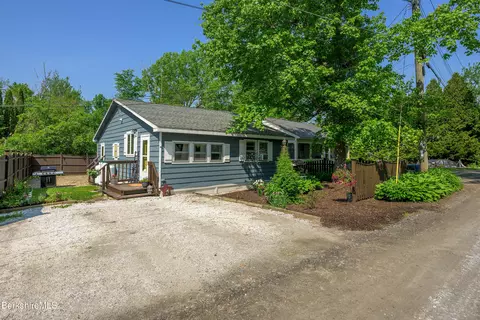 13 Pine Rd, Richmond, MA 01254
