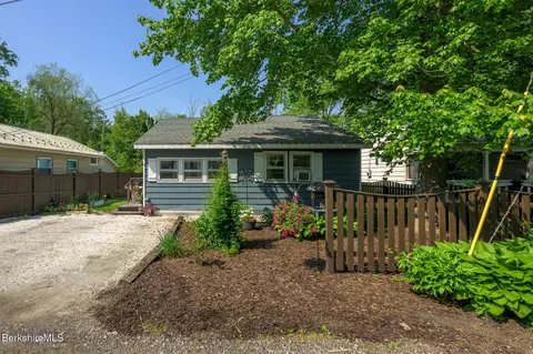 13 Pine Rd, Richmond, MA 01254 photo 2