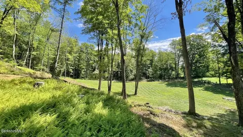 181 W Center Rd, West Stockbridge, MA 01266