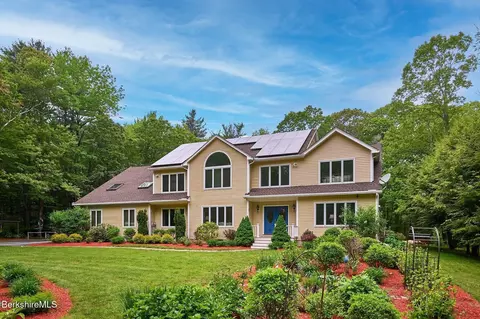 96 Petticoat Hill Rd, Williamsburg, MA 01096