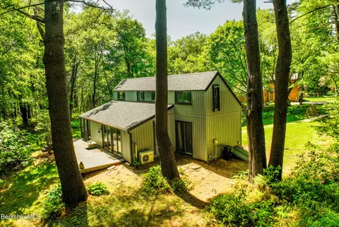 110 Access Rd, Becket, MA 01223