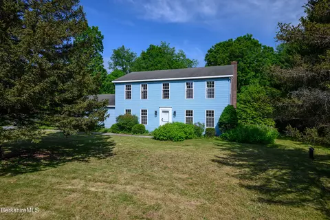 245 Southshire Dr, Bennington, VT 05201