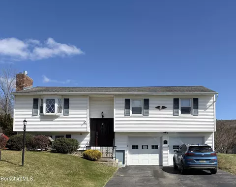 184 Mcintosh Dr, Pittsfield, MA 01201