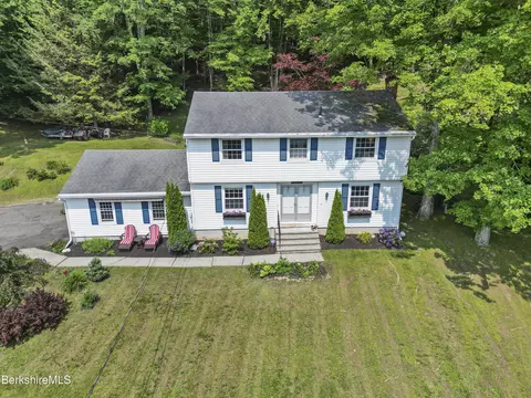 785 E New Lenox Rd, Pittsfield, MA 01201