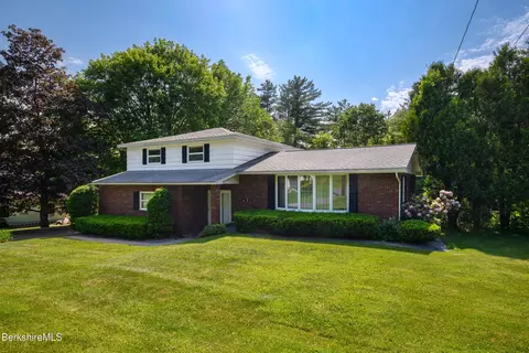 31 Autumn Dr, North Adams, MA 01247