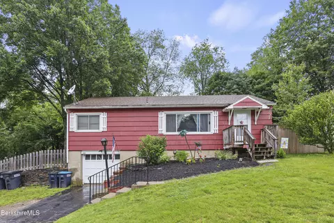 23 Farnsworth Ter, Pittsfield, MA 01201