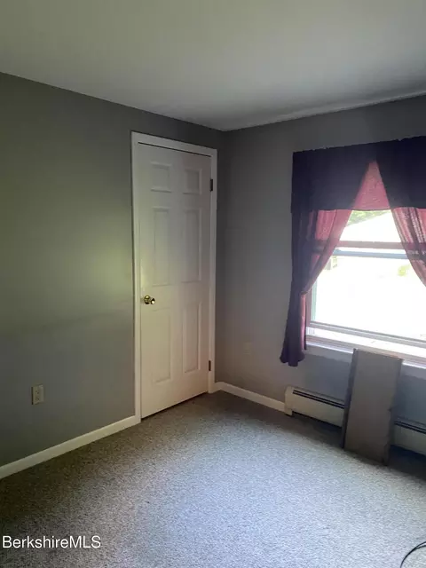 1050 Cape St, Lee, MA 01238 photo 8