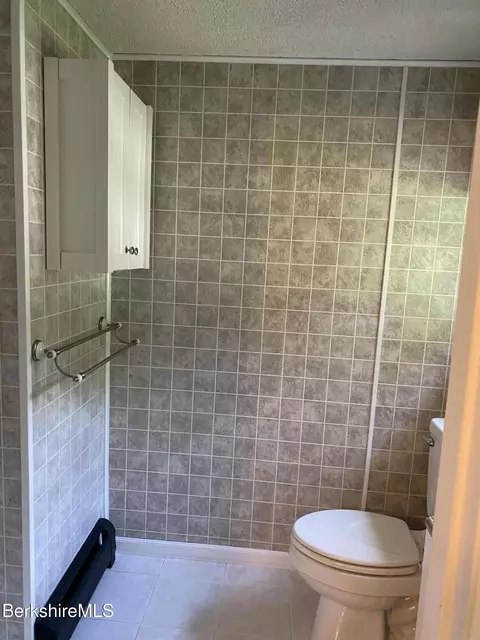 1050 Cape St, Lee, MA 01238 photo 6