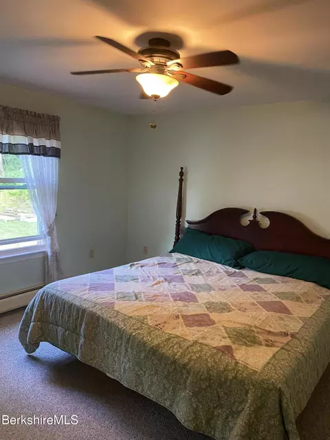 1050 Cape St, Lee, MA 01238 photo 7