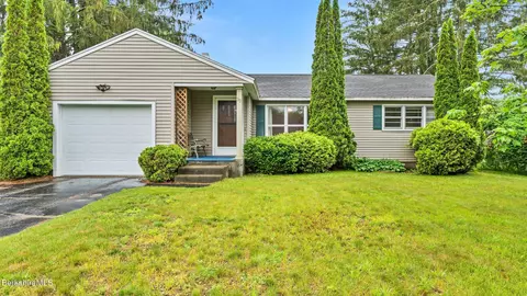 33 Quirico Dr, Pittsfield, MA 01201
