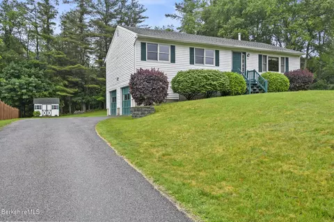34 Hazelwood Ct, Dalton, MA 01226