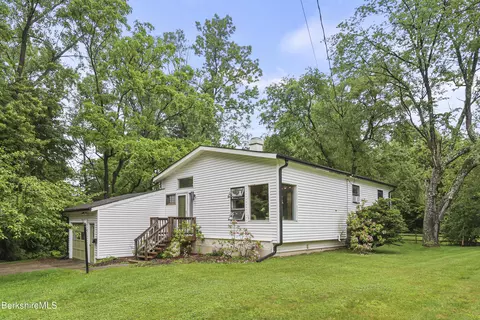 72 Cleveland St, Pittsfield, MA 01201