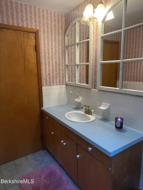 Bath - 1689 E Windsor Rd, Windsor, MA 01270 photo 3 of 3