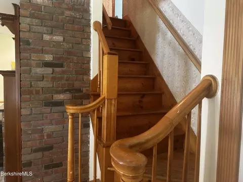Entry Way - 1689 E Windsor Rd, Windsor, MA 01270 photo 3 of 5