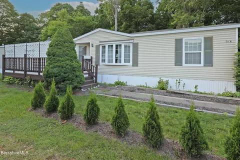I-6 Robert Ave, Lenox, MA 01240