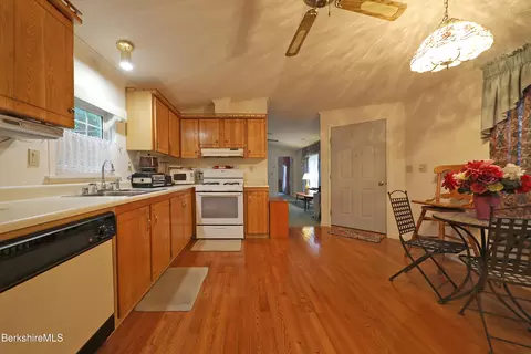 I-6 Robert Ave, Lenox, MA 01240 photo 7